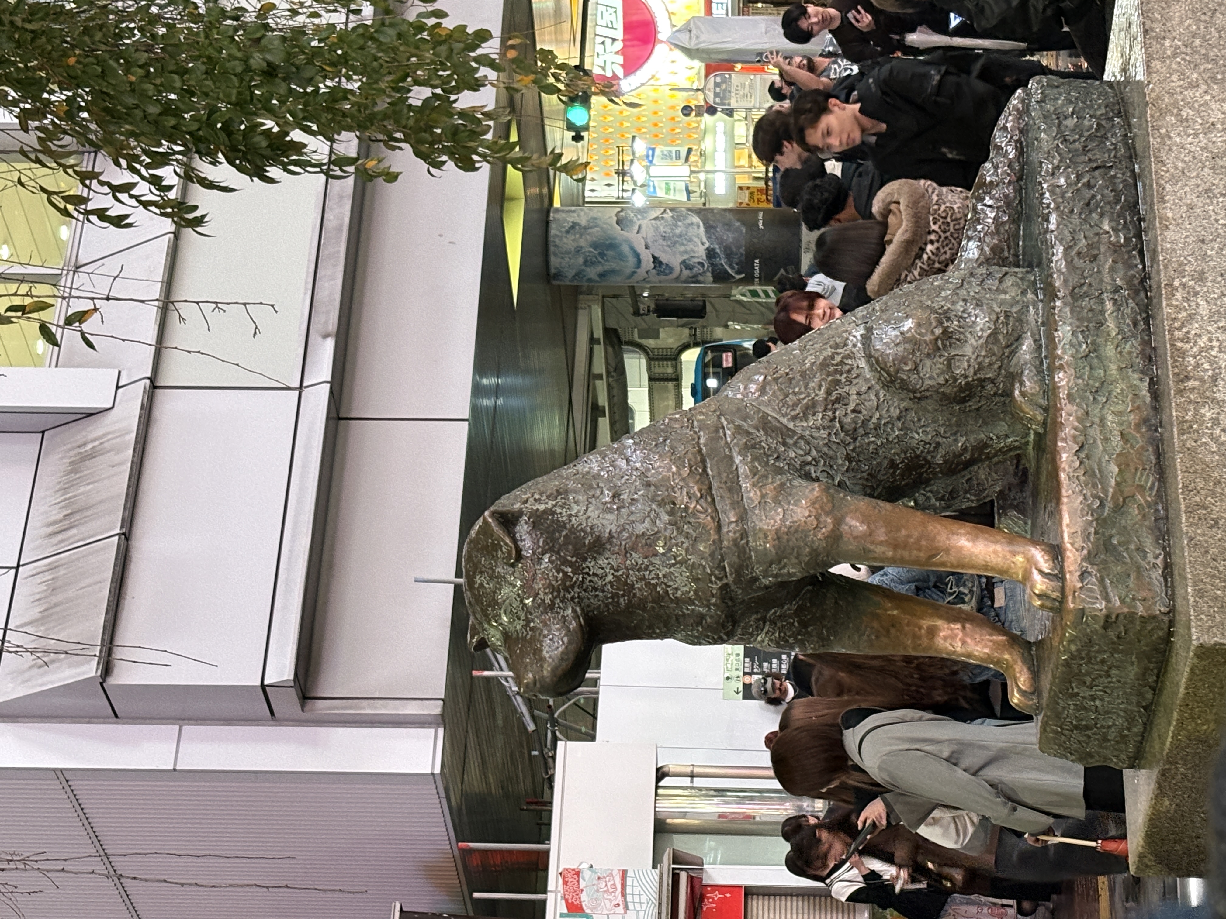Hachicko statue